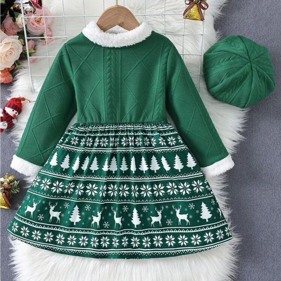 SHEIN Other - Toddler Girls Elk And Snowflake Print
Keyhole Back Contrast Trim Dress